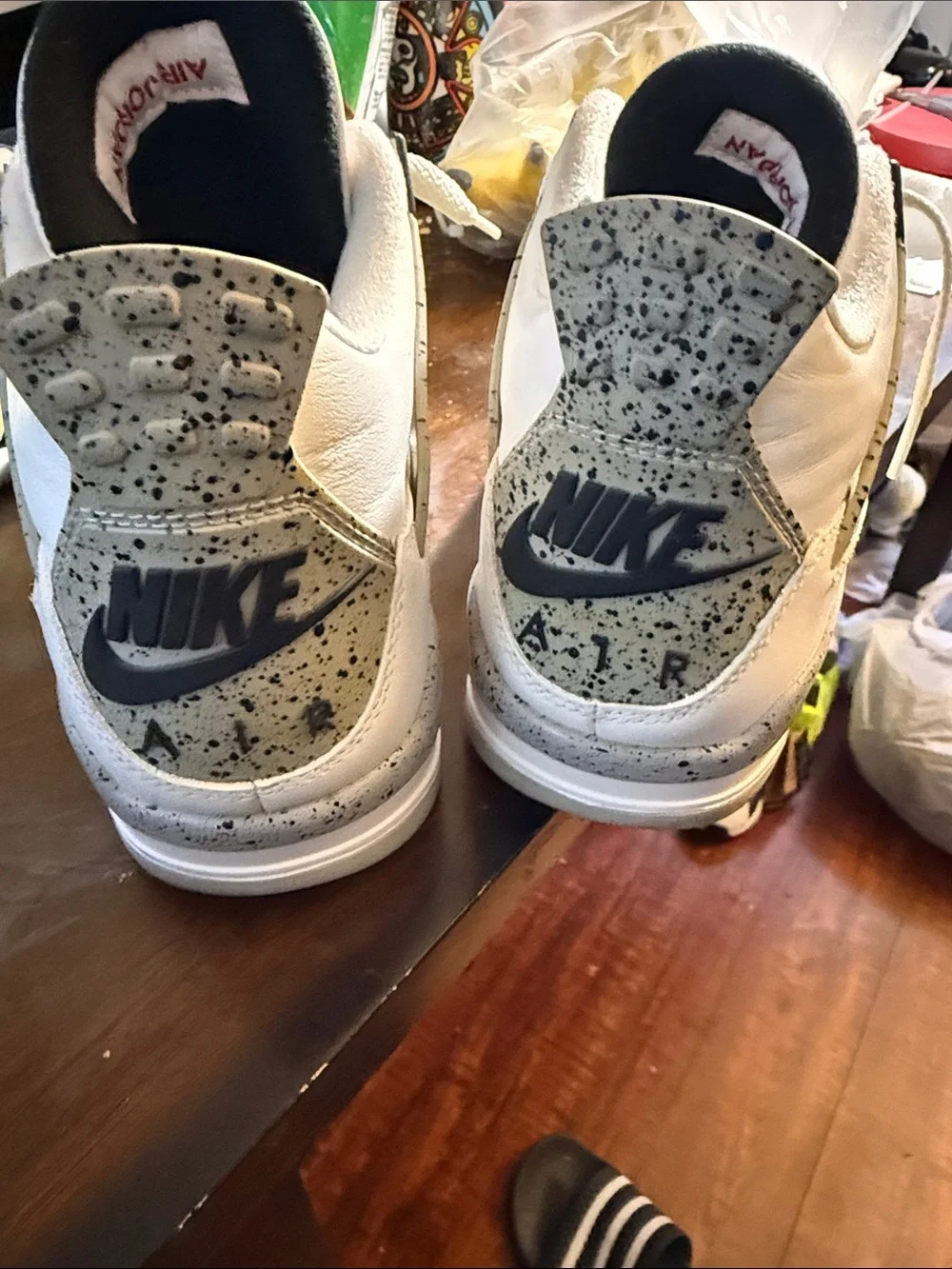 Jordan Men’s Retro 4 White Yellow Black